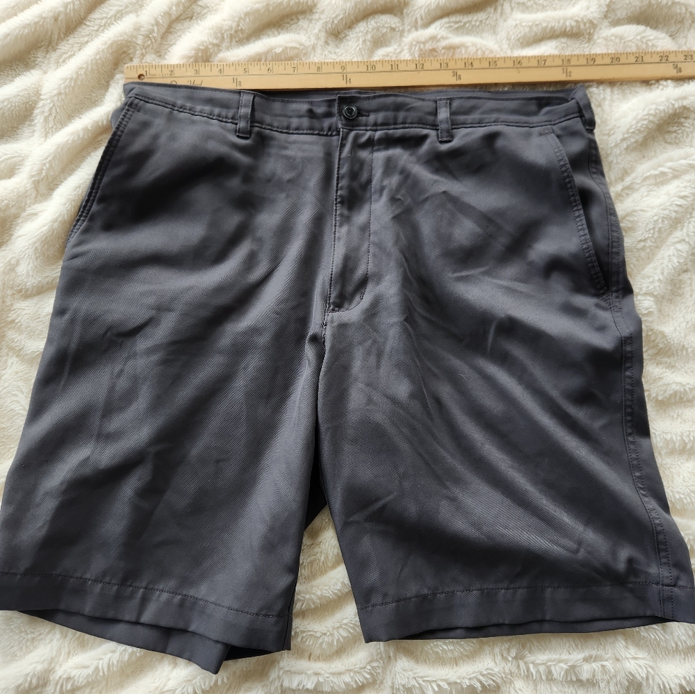 PGA tour Size 36 Men's  Shorts
